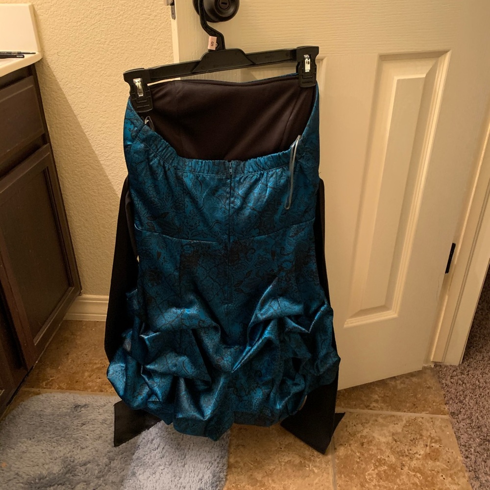 CUTE GOING OUT DRESS 😍 - Picture 2 of 5